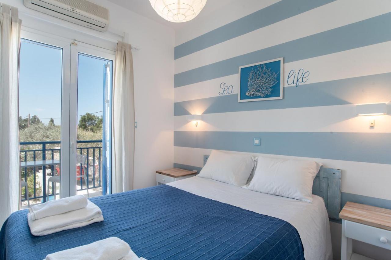 Livadia Seaside Studios 7 Парікія Екстер'єр фото