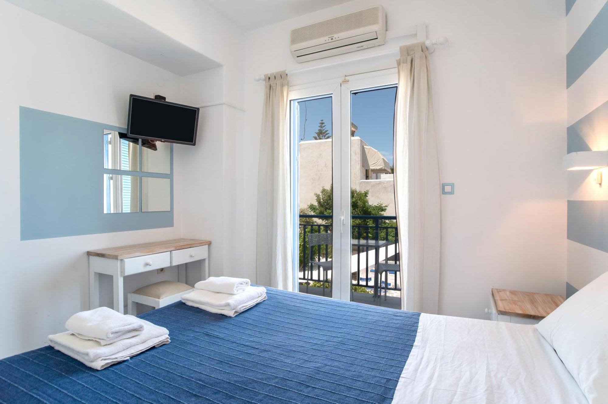 Livadia Seaside Studios 7 Парікія Екстер'єр фото